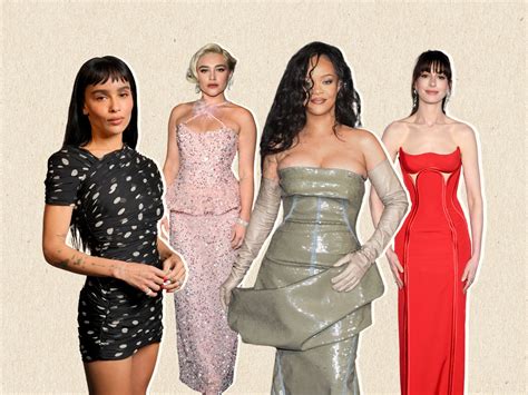 actresses with small boobs|Anne Hathaway, Rihanna, & More Stars Who Proudly Freed the。